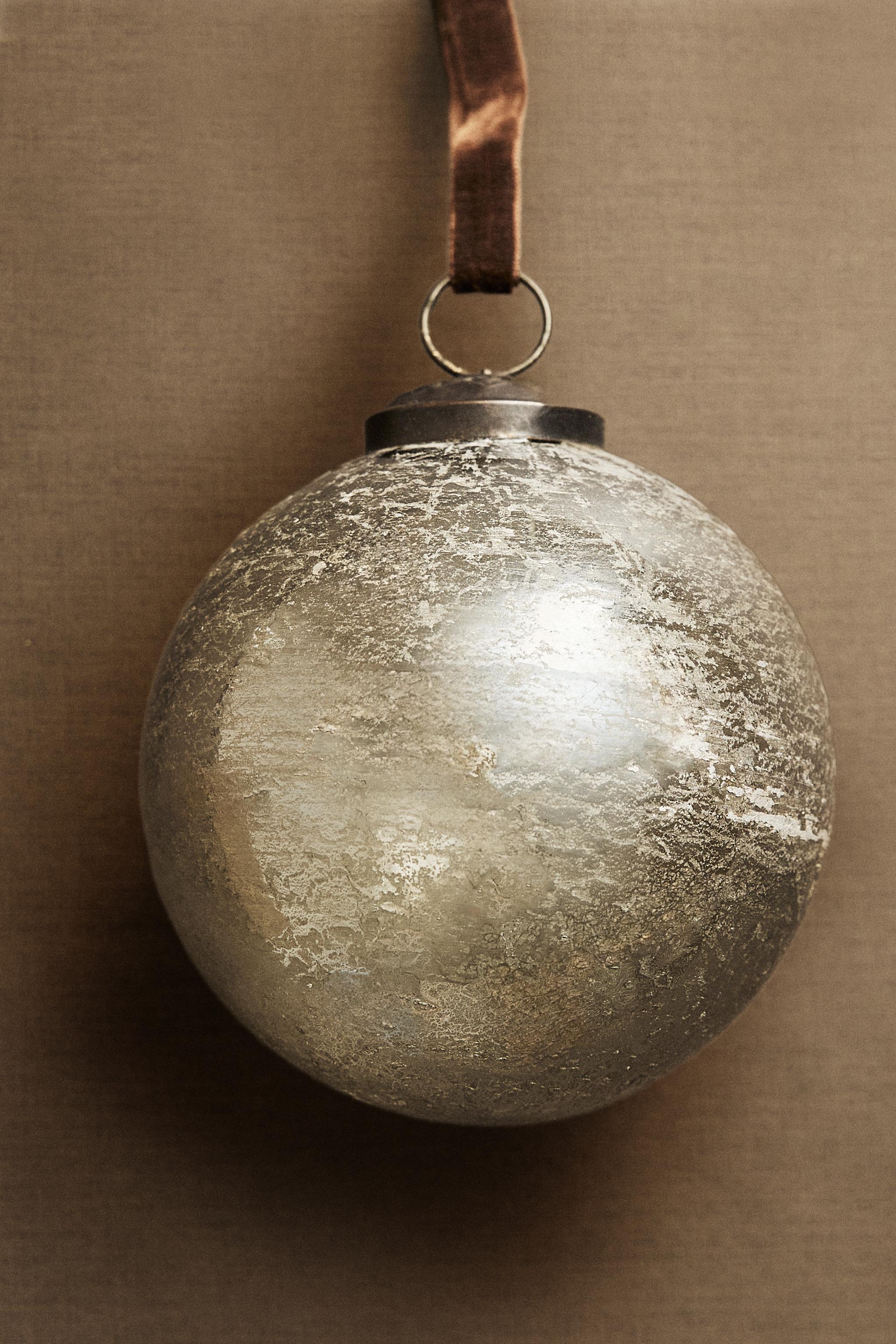 CHRISTMAS TREE CRACKLED BALL ORNAMENT